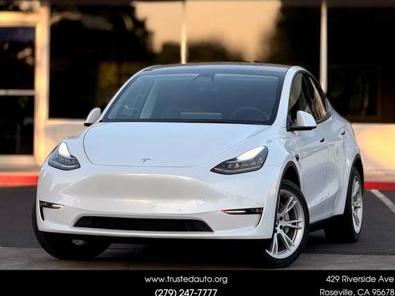 TESLA MODEL Y 2021 5YJYGDED5MF192850 image
